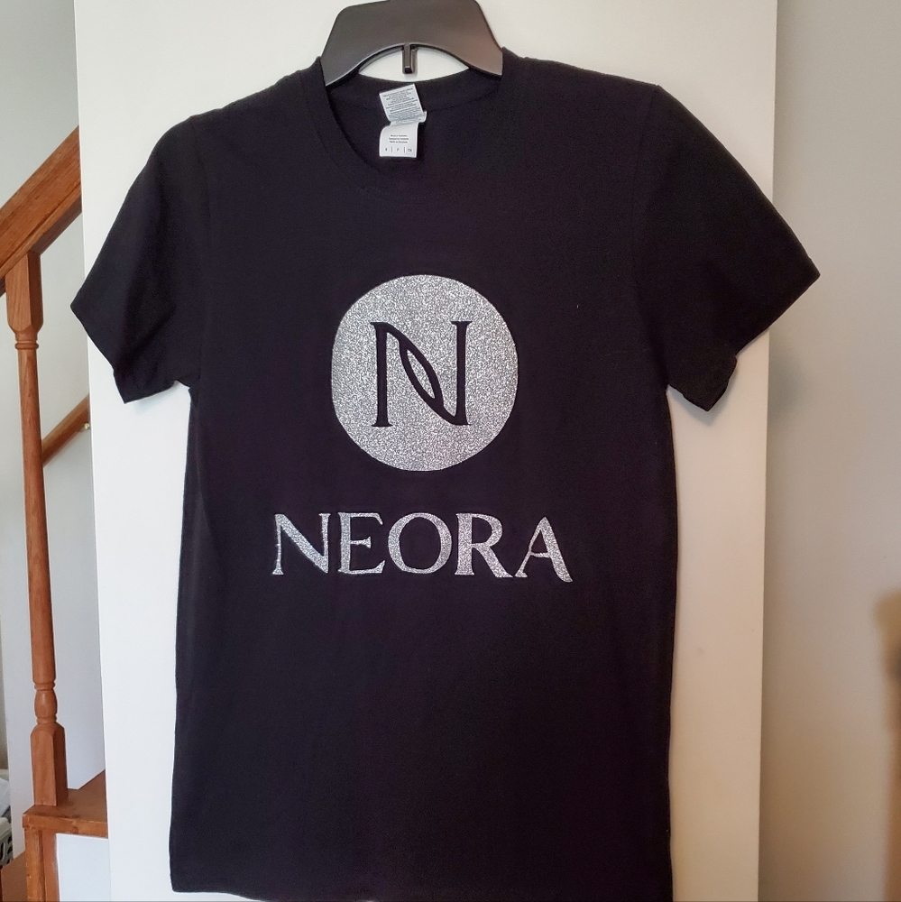 Neora Brand t-shirt size small